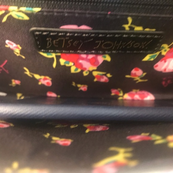 Betsey Johnson crossbody/clutch - Picture 9 of 10